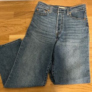 Levi's Size 29 Ribcage Ankle Jeans